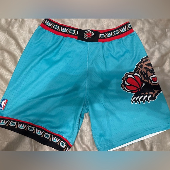 Mitchell & Ness Vancouver Grizzlies Authentic Shorts XL